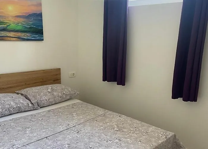 With Parking Space - 22262 扎达尔